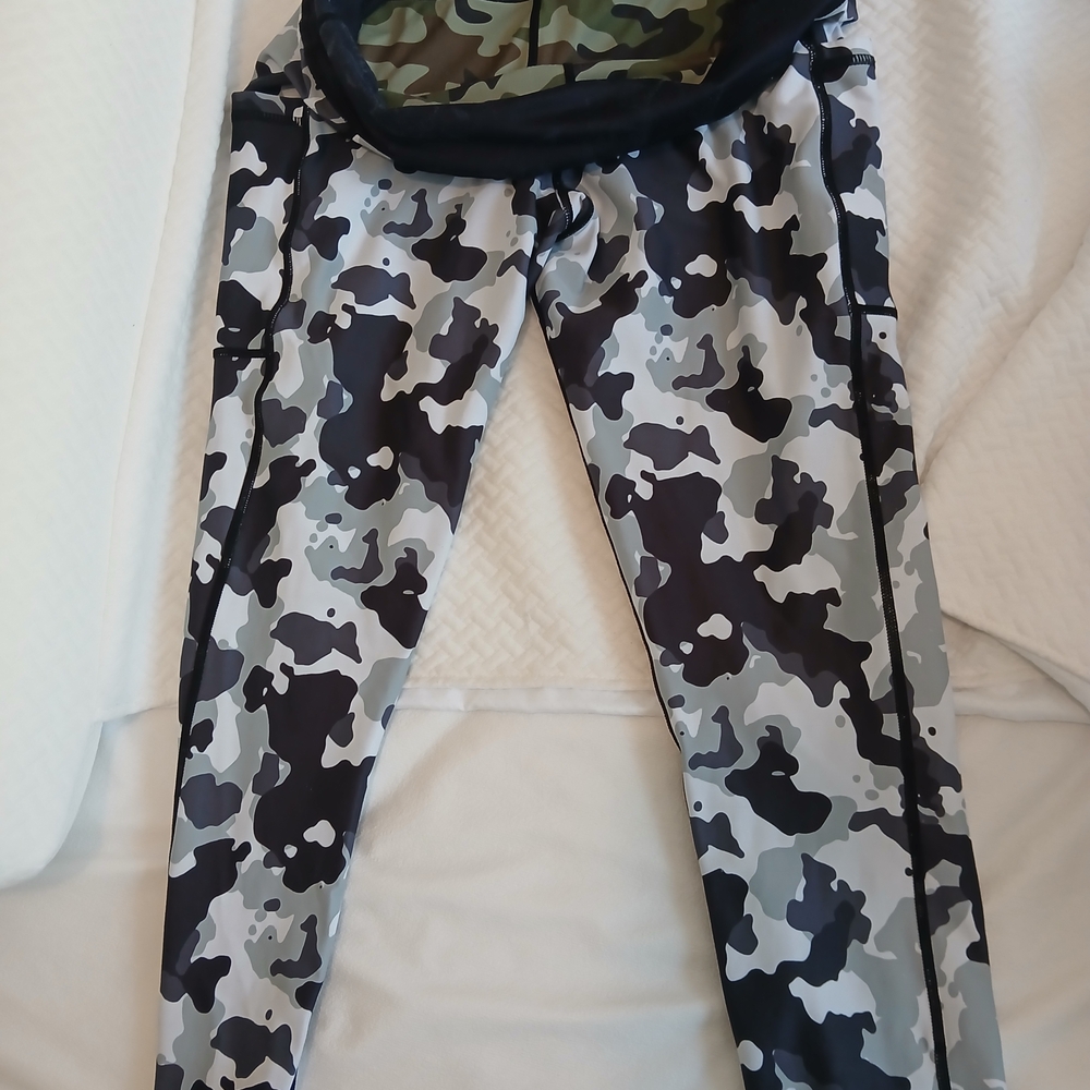 Constantly Varied Gear Camouflage Women's Capris